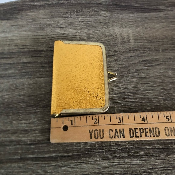 Vtg Gold Embossed Travel Sewing Kit - Picture 8 of 9